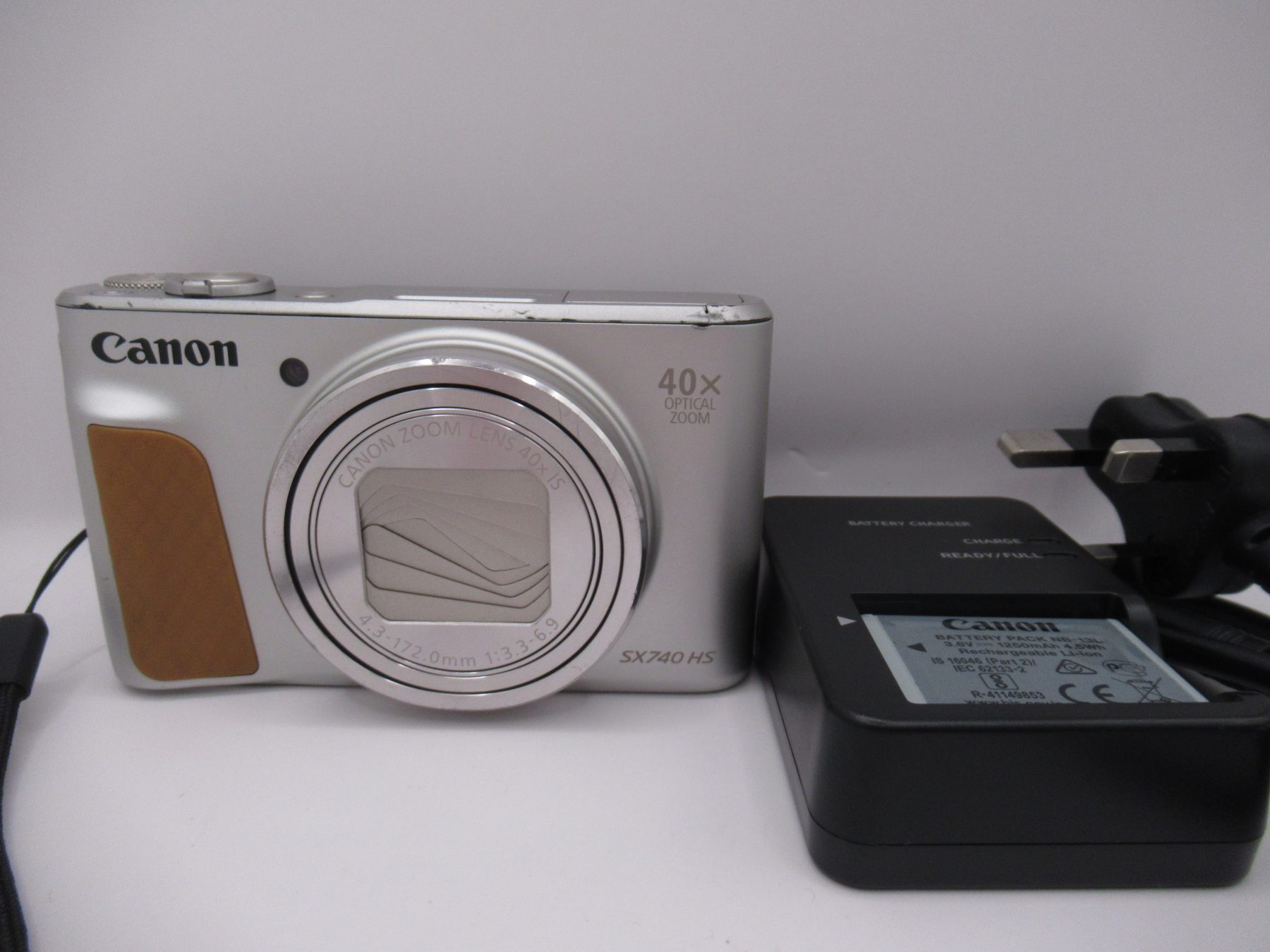 Canon PowerShot SX740 HS Digital Point and Shoot Camera 20.3MP - Silver