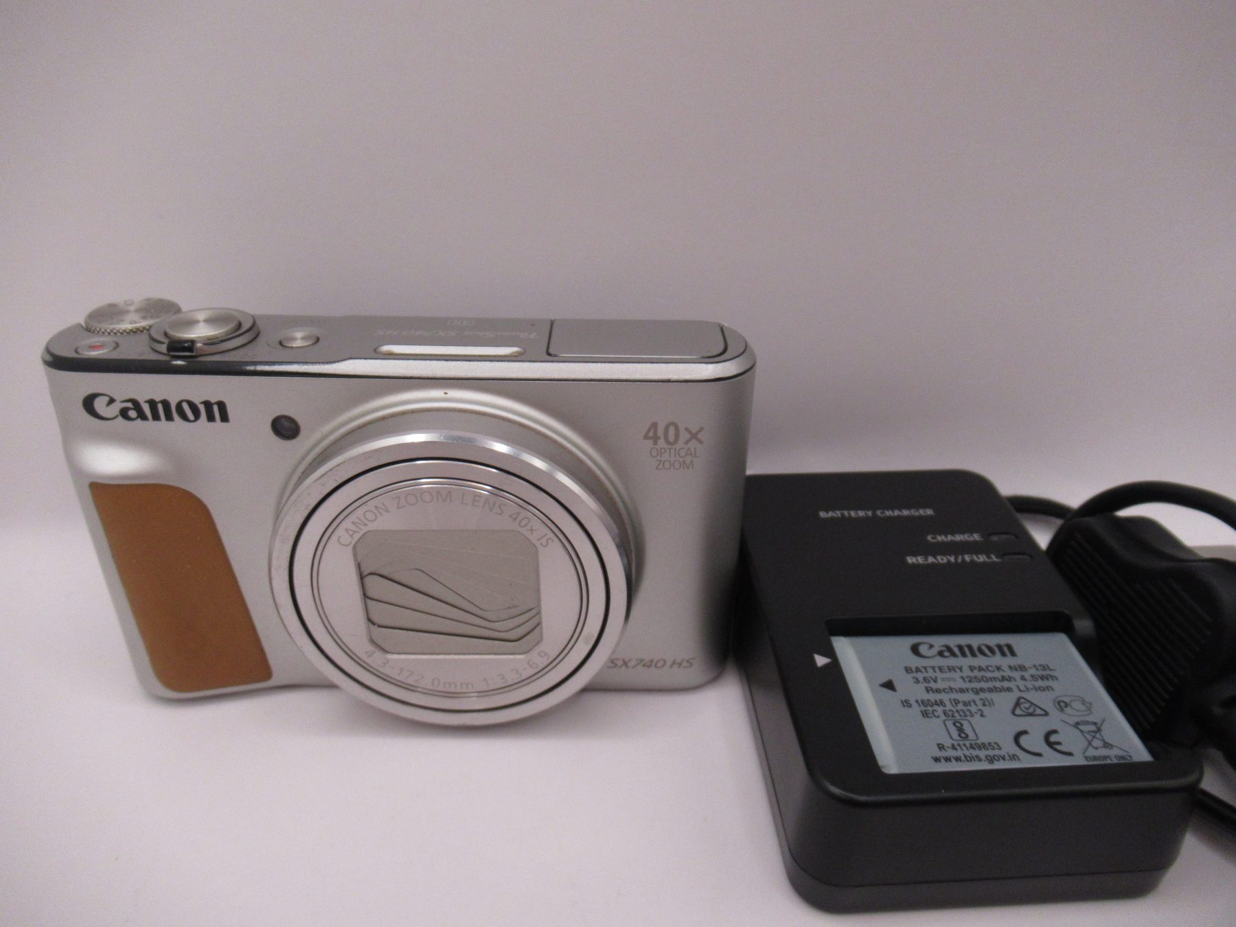 Canon PowerShot SX740 HS Digital Point and Shoot Camera 20.3MP - Silver